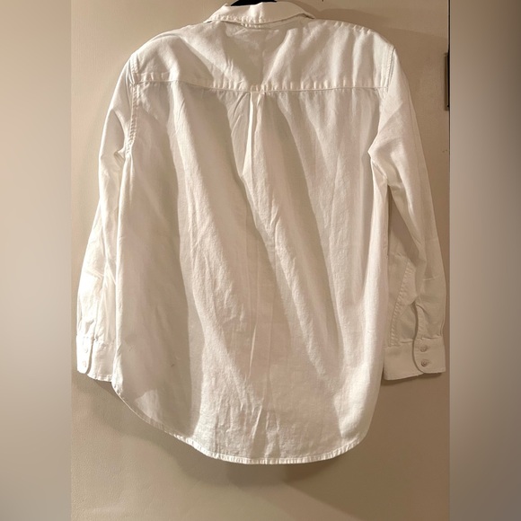 Size M crisp white button down shirt by Aerie. Heavy weight 100% cotton. NWT. - Picture 2 of 4
